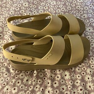 Crocs Brooklyn Low Wedge